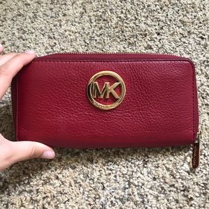 Beautiful Red MK wallet 🍒🌹♥️